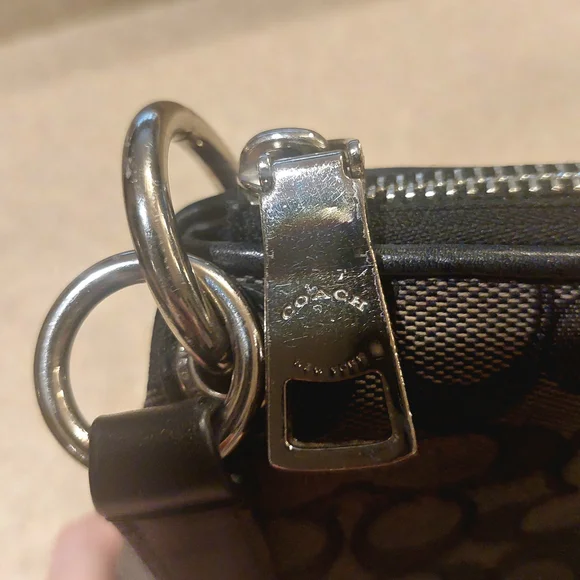 Coach Black Signature Shoulder Bag - Picture 3 of 7